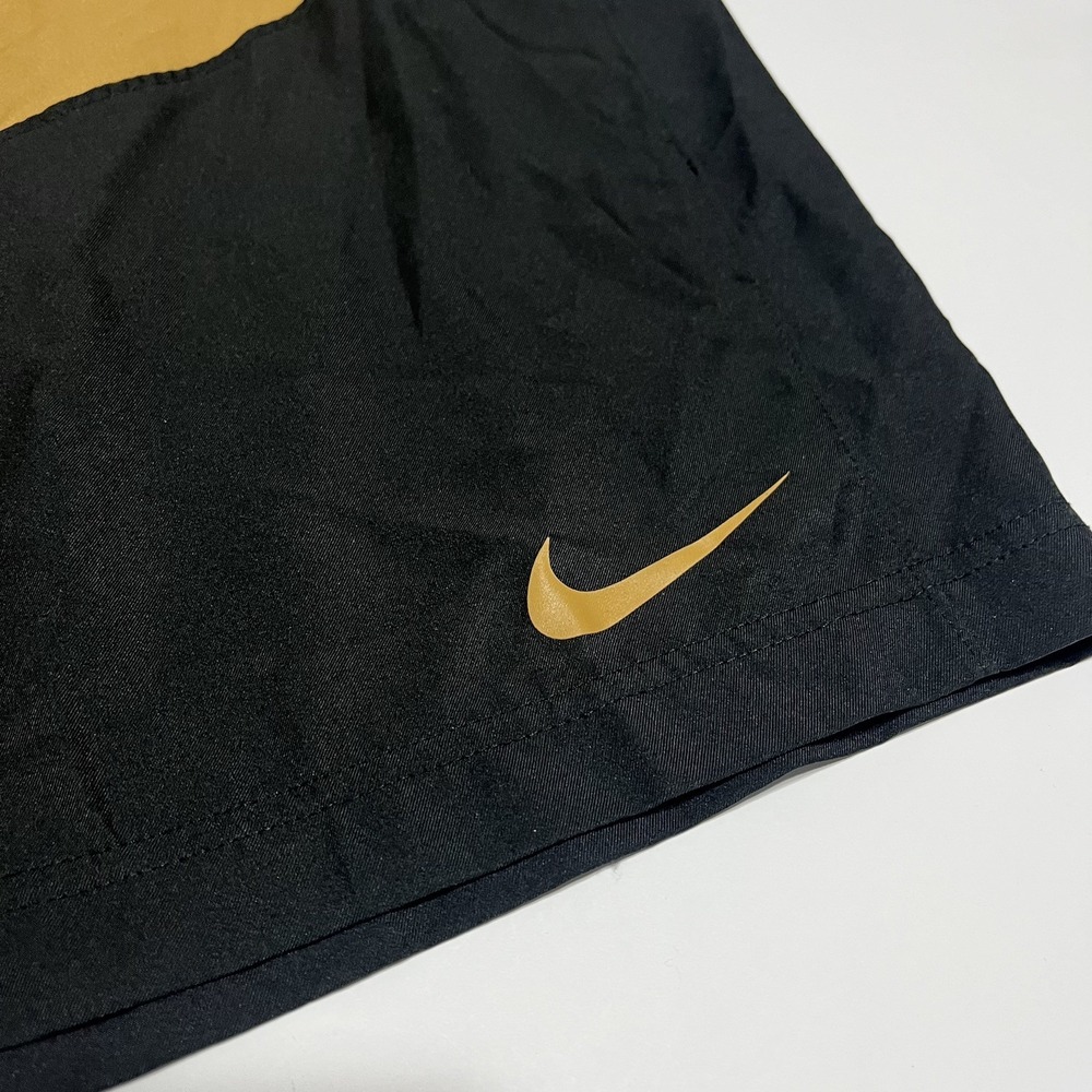 Nike Men's Dri-Fit MEDIUM Ultimate Flex Woven Black & Gold Shorts Breathable